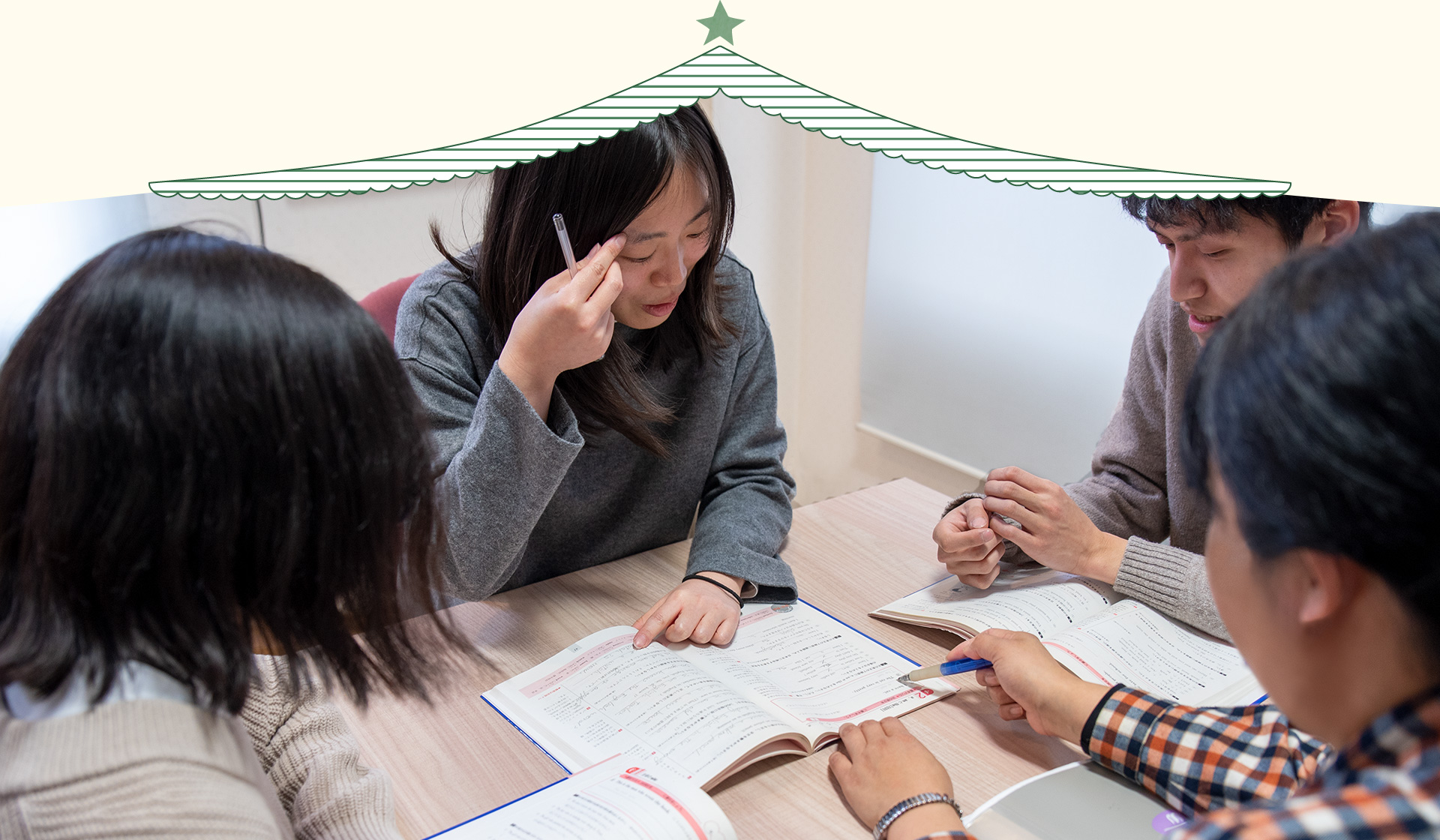 英検・英語学習 英語教室AKHは子ども～大人向けの英会話から民間学童・託児所としてもご利用いただける英語教室です。